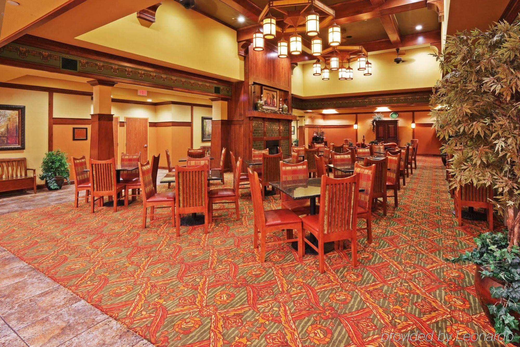The Q Hotel & Suites Springfield Restaurant photo